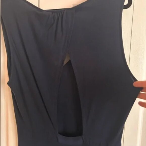 Gorgeous BCBG Black Midi Stretch Cutout Back Dress  L - New Condition - Picture 5 of 7